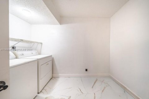 Condominio en alquiler en North Lauderdale, Florida, 2 dormitorios, 125.42 m2 № 1993733 - foto 14