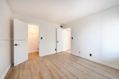 Condominio en alquiler en North Lauderdale, Florida, 2 dormitorios, 125.42 m2 № 1993733 - foto 8