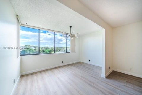 Condominio en alquiler en North Lauderdale, Florida, 2 dormitorios, 125.42 m2 № 1993733 - foto 7