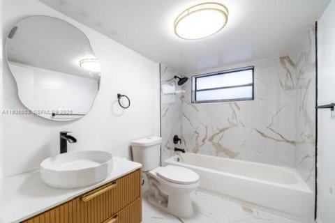 Condominio en alquiler en North Lauderdale, Florida, 2 dormitorios, 125.42 m2 № 1993733 - foto 10