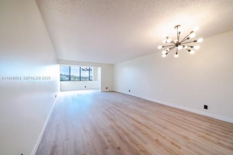 Condominio en alquiler en North Lauderdale, Florida, 2 dormitorios, 125.42 m2 № 1993733 - foto 5