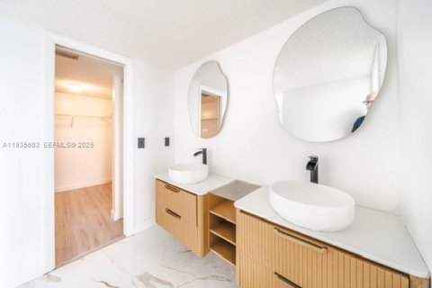 Condominio en alquiler en North Lauderdale, Florida, 2 dormitorios, 125.42 m2 № 1993733 - foto 12