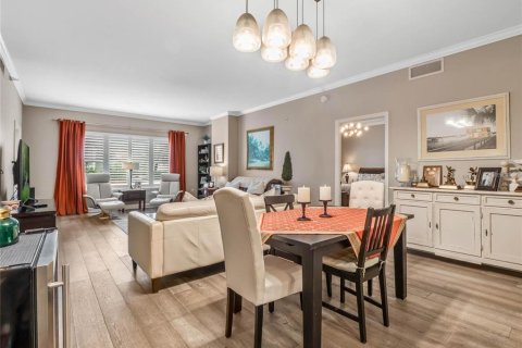 Condo in Orlando, Florida, 2 bedrooms  № 2272754 - photo 2