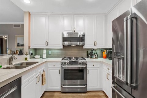 Condo in Orlando, Florida, 2 bedrooms  № 2272754 - photo 7