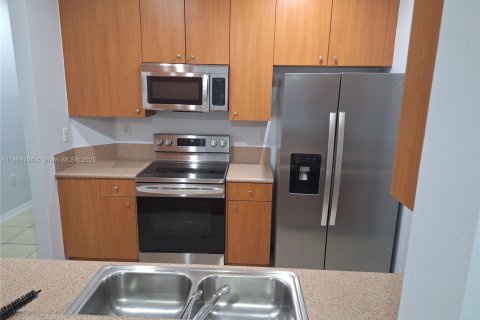 Снять в аренду таунхаус в Хомстед, Флорида 4 спальни, 143.44м2, № 1949331 - фото 26