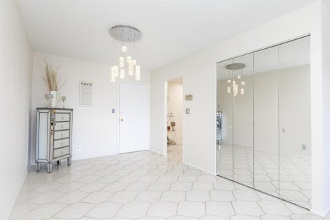 Condominio en venta en Pompano Beach, Florida, 1 dormitorio, 82.68 m2 № 2085072 - foto 11