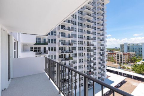 Condominio en venta en Pompano Beach, Florida, 1 dormitorio, 82.68 m2 № 2085072 - foto 6