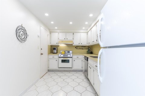 Condominio en venta en Pompano Beach, Florida, 1 dormitorio, 82.68 m2 № 2085072 - foto 12