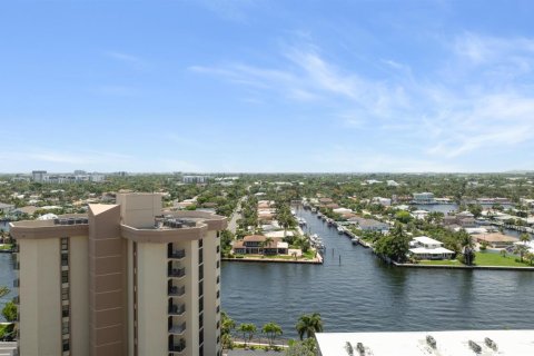 Condominio en venta en Pompano Beach, Florida, 1 dormitorio, 82.68 m2 № 2085072 - foto 2