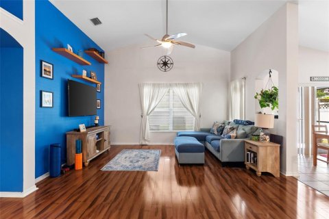 House in Riverview, Florida 3 bedrooms, 140.65 sq.m. № 1911576 - photo 9