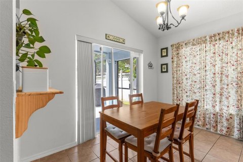 House in Riverview, Florida 3 bedrooms, 140.65 sq.m. № 1911576 - photo 15