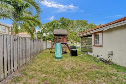 House in Plantation, Florida 3 bedrooms, 134.89 sq.m. № 2086884 - photo 11