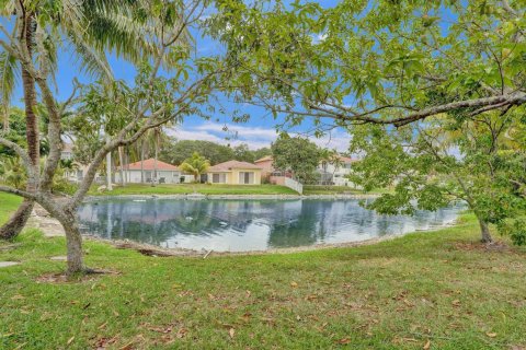 House in Plantation, Florida 3 bedrooms, 134.89 sq.m. № 2086884 - photo 12