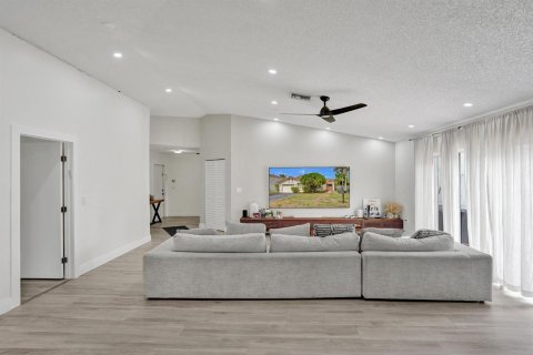 House in Plantation, Florida 3 bedrooms, 134.89 sq.m. № 2086884 - photo 6