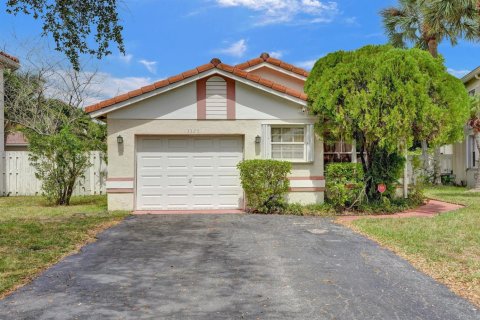 House in Plantation, Florida 3 bedrooms, 134.89 sq.m. № 2086884