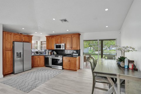 House in Plantation, Florida 3 bedrooms, 134.89 sq.m. № 2086884 - photo 4