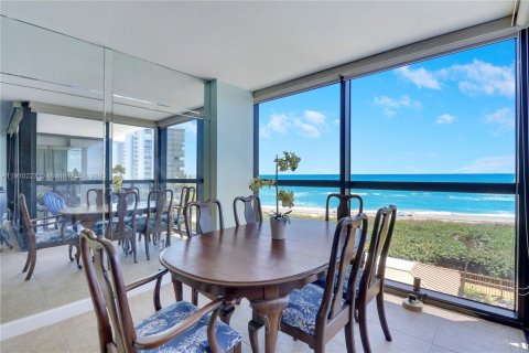 Copropriété à vendre à Jensen Beach, Floride: 2 chambres, 134.89 m2 № 1966554 - photo 11