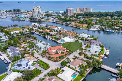 House in Fort Lauderdale, Florida 6 bedrooms № 871686 - photo 1