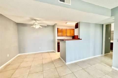 Condo in Palm Harbor, Florida, 2 bedrooms  № 1849823 - photo 14