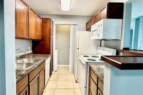 Condo in Palm Harbor, Florida, 2 bedrooms  № 1849823 - photo 15