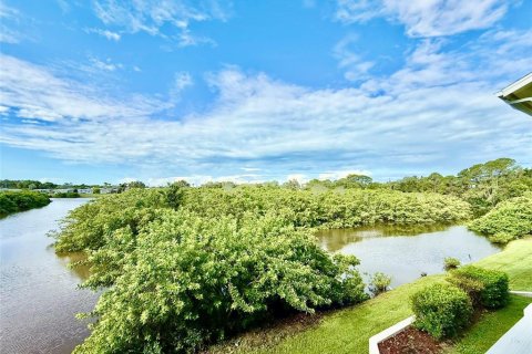 Condo in Palm Harbor, Florida, 2 bedrooms  № 1849823 - photo 12