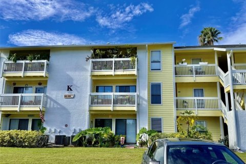 Condo in Palm Harbor, Florida, 2 bedrooms  № 1849823 - photo 2