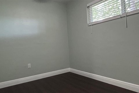 House in Orlando, Florida 3 bedrooms, 89.93 sq.m. № 1837637 - photo 15