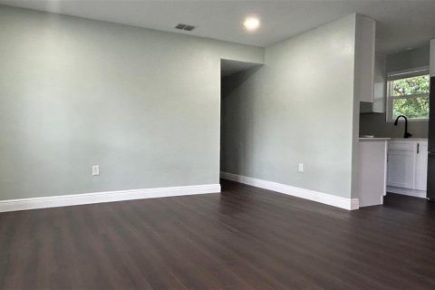 House in Orlando, Florida 3 bedrooms, 89.93 sq.m. № 1837637 - photo 14