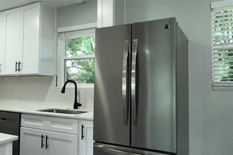 House in Orlando, Florida 3 bedrooms, 89.93 sq.m. № 1837637 - photo 3