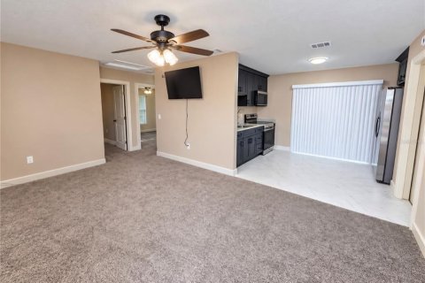 House in Saint Petersburg, Florida 2 bedrooms, 62.43 sq.m. № 2354583 - photo 2