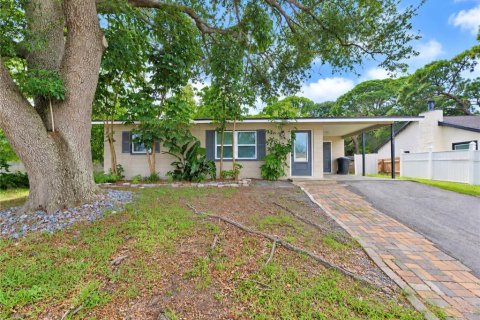 House in Saint Petersburg, Florida 2 bedrooms, 62.43 sq.m. № 2354583