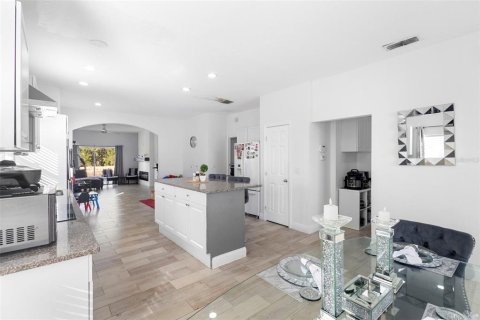 Villa ou maison à vendre à Orlando, Floride: 4 chambres, 182.09 m2 № 2148244 - photo 13