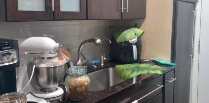 Condominio en Pompano Beach, Florida, 1 dormitorio № 2250144