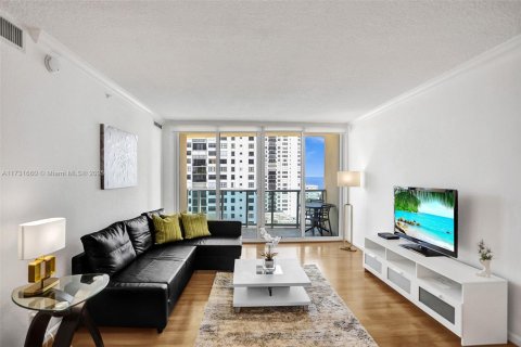 Condo in Hollywood, Florida, 1 bedroom  № 1937483 - photo 12