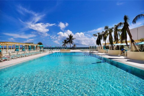 Condominio en alquiler en Hollywood, Florida, 1 dormitorio, 69.21 m2 № 1937483 - foto 24