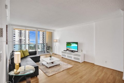 Condo in Hollywood, Florida, 1 bedroom  № 1937483 - photo 5