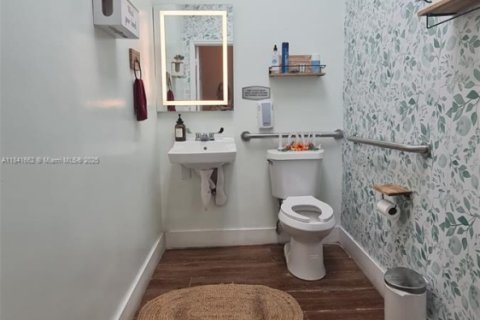 Купить коммерческую недвижимость в Майами, Флорида № 2062371 - фото 13