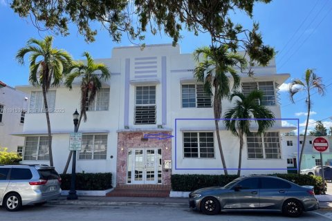 Снять в аренду кондоминиум в Майами-Бич, Флорида 2 спальни, 73.39м2, № 1990504 - фото 3