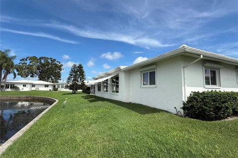 Casa en venta en Pinellas Park, Florida, 2 dormitorios, 153.2 m2 № 1903875 - foto 11