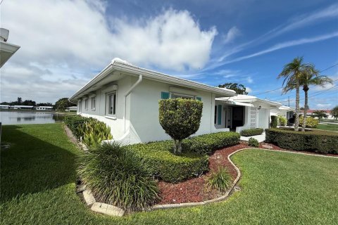 Casa en venta en Pinellas Park, Florida, 2 dormitorios, 153.2 m2 № 1903875 - foto 6