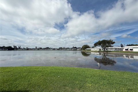 Casa en venta en Pinellas Park, Florida, 2 dormitorios, 153.2 m2 № 1903875 - foto 8