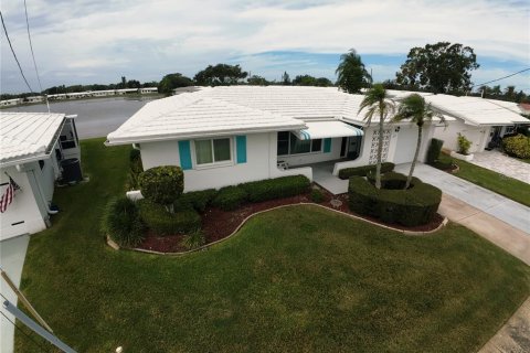 Casa en venta en Pinellas Park, Florida, 2 dormitorios, 153.2 m2 № 1903875 - foto 3