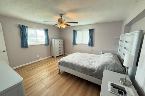 Casa en venta en Pinellas Park, Florida, 2 dormitorios, 153.2 m2 № 1903875 - foto 30