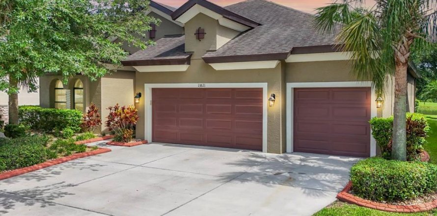 Villa ou maison à Riverview, Floride 4 chambres, 240.52 m2 № 1801597