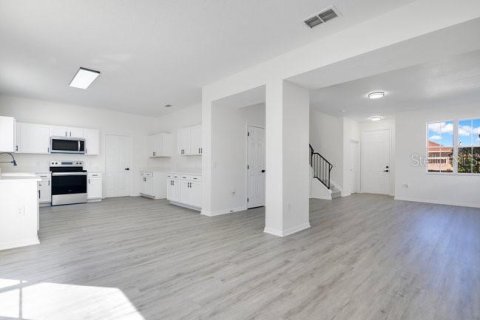 Купить виллу или дом в Дэвенпорт, Флорида 10 комнат, 204.76м2, № 1640779 - фото 4