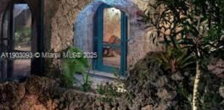 Дом в Корал-Гейблс, Флорида 1 спальня, 65.03м2 № 1955526