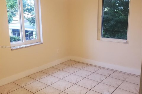 Villa ou maison à louer à Miami, Floride: 2 chambres, 85.01 m2 № 1891837 - photo 13