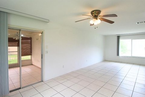 House in North Port, Florida 3 bedrooms, 109.25 sq.m. № 1843565 - photo 11