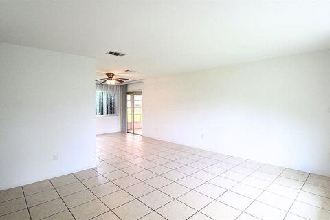 House in North Port, Florida 3 bedrooms, 109.25 sq.m. № 1843565 - photo 13