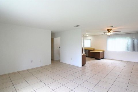 House in North Port, Florida 3 bedrooms, 109.25 sq.m. № 1843565 - photo 12
